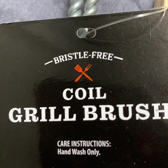 Set of 2 grill scraper and grill brush. - Picture 5 of 7